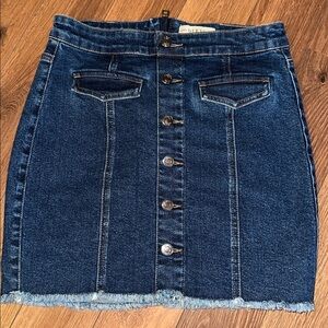 GUESS Denim Skirt. small